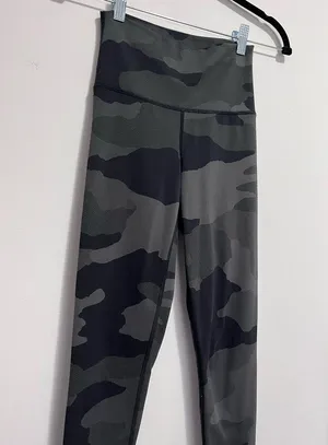 AERIE CHILL PLAY MOVE Camo Leggings 26” Women’s Pants Sz Small. EUC thumbnail 3