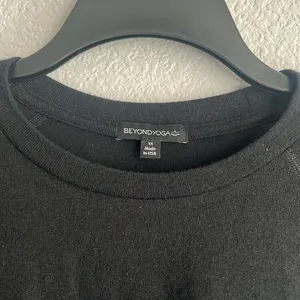 Beyond Yoga Plus Raglan Sleeve Bopo Pullover in Black, NWT, Size 1X thumbnail 6