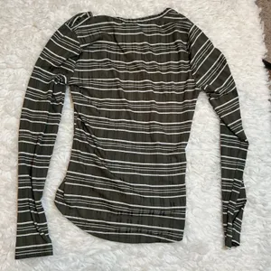 Rue‎ 21 Olive Green White Stripe Ribbed Henley Long Sleeve Top Shirt Womens Sz M thumbnail 4