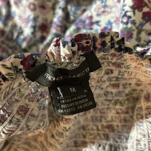 Size M Floral Cropped Blouse thumbnail 9