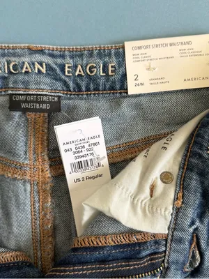 NWT American Eagle Mom Jeans Strigid Comfort Stretch‎ Waistband Ripped Denim thumbnail 4