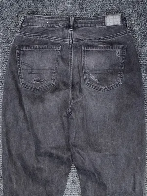 American Eagle Mom Straight Jeans Black Distressed Denim Women’s Sz 8 High Rise thumbnail 5