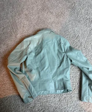 Women’s Leather Jacket thumbnail 4