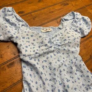 No‎ Boundaries Light Blue Ditsy Floral Puff Sleeve Smocked Mini Dress Small thumbnail 4