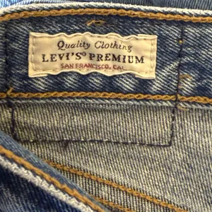 Levi's Premium Wedgie Straight Leg Jeans Womens Blue Denim‎ 25x27.5 Button Fly thumbnail 6