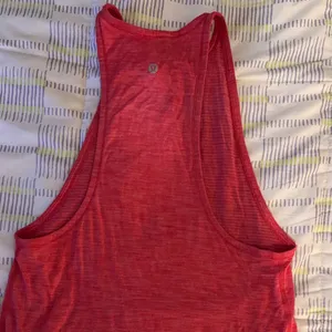 Lululemon tank thumbnail 2