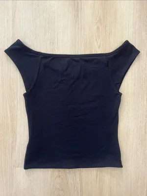 Aritzia Contour Black Short Sleeve Top in Women's Small thumbnail 2
