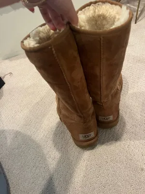 UGG Boots thumbnail 2