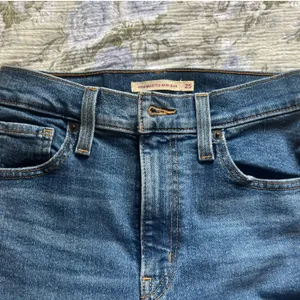 High Rise Levi’s Mom Jeans  thumbnail 3