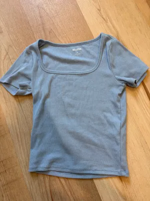 Hollister baby tee blue thumbnail 2