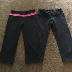 Gap Black Workout Legging Capris thumbnail 1