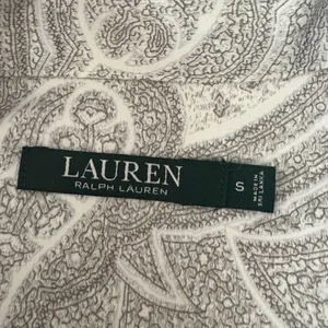 Lauren Ralph Lauren Satin Pajama Top‎ Monogrammed Pocket Gray Paisley Size Small thumbnail 4