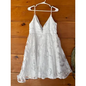 NWT Lulus Floral Feelings White Floral Jacquard Babydoll Mini Dress Cocktail M thumbnail 4