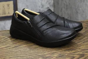 Clarks Kaetlyn Mila Slip-On Loafers 26184137 Black Leather 8M thumbnail 1