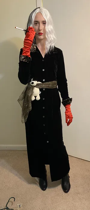 Cruella de Vil Costume thumbnail 1
