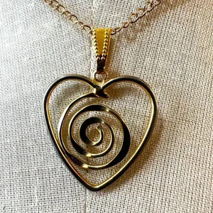 Gold tone heart swirl pendant necklace thumbnail 2