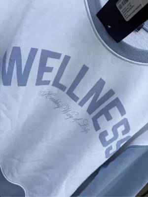 NWT EVEREVE X Lifetime Wellness Graphic Sweatshirt Size Large thumbnail 6