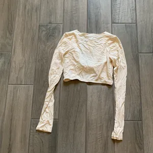 Dynamite haut long sleeve micro wrap top in birch thumbnail 6