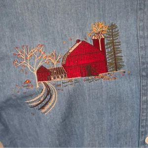Vintage Woolrich Chambray Shirt M – Embroidered Barn Fall‎ Farmhouse Scene thumbnail 6
