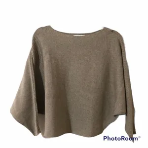 ✨ Zara Knit Batwing Cropped Sweater✨ thumbnail 4