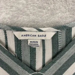 American Eagle Shirt Womens Medium Cropped Green‎ White Stripe Keyhole Smocked thumbnail 3