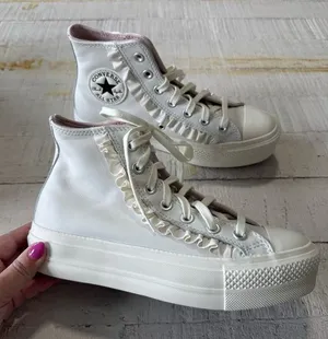 Converse All Star Chuck Taylor Hi Lift size 6.5 Vintage White Leather Ruffle thumbnail 1