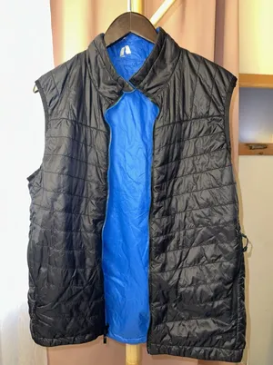 Eddie Bauer First Ascent Light Weight Vest Men's Sz M Black/ Blue Reversible thumbnail 1