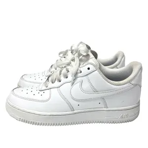 Nike Air Force 1 Low Athletic Lifestyle Shoes Sneakers Women’s Size 7 White Y2K thumbnail 2