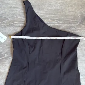 NEW Outdoor Voices One Shoulder  lined Medium thumbnail 8