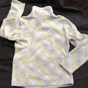 Old Navy Fleece Jacket.  Size Medium. thumbnail 3