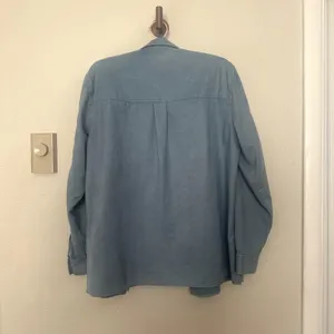 Vintage Liz Claiborne Dusty Blue Faux Suede Button Up Collared Shirt Longsleeve thumbnail 5