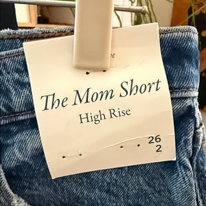 NWT Abercrombie & Fitch Curve Love The Mom High Rise Denim Jean Shorts thumbnail 4