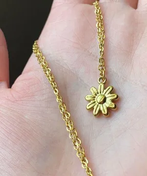 Handmade cute retro cottage fairy style gold tone mini flower necklace 🌼 thumbnail 6