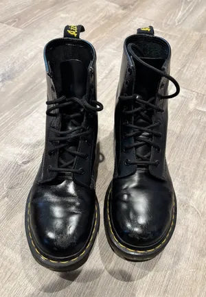 Dr. Martens 1460 W Black Smooth Leather 8-Eye Lace Up Combat Boots Womens 8‎ thumbnail 1