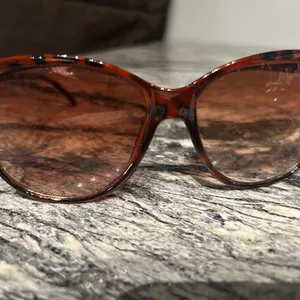 Tortoise Shell Sunglasses Brown thumbnail 9