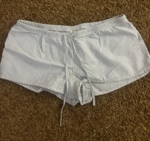brandy melville shorts thumbnail 1