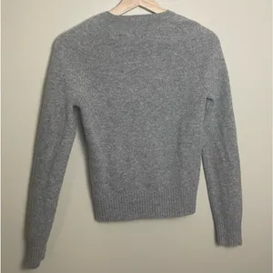 J Crew Women’s Grey & Tan Argyle Wool Pull-Over Long Sleeve Sweater Style 61704 thumbnail 2