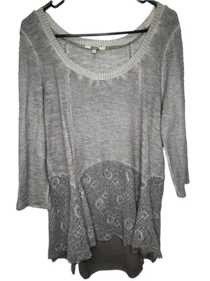 Gimmicks By BKE Grey Lace Boho High Low Tunic 3/4 Sleeve Top With Layered Hem thumbnail 1