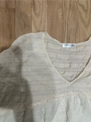 vestique Cream Textured V-Neck Blouse thumbnail 3