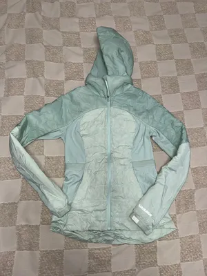 Lululemon Down for It All Jacket
Delicate Mint‎ size 6 thumbnail 1