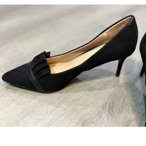 Journee Collection Marek Black Faux Suede Ruffle Pointed Toe Pumps 7.5 thumbnail 10
