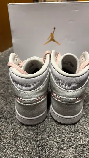 Air Jordan 1 Mid SE Lt Iron Ore/Atmosphere White thumbnail 7