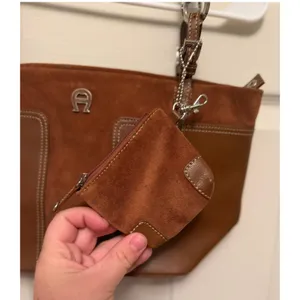 Etienne‎ Aigner NWOT Suede and Genuine Leather Tote Shoulder Bag with Coin Purse thumbnail 3