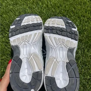 New Balance White and Gray Women's Shoes thumbnail 9