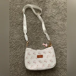 Snoopy White Shoulder Bag Purse with Gold Straps NEW thumbnail 2