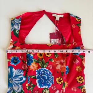 Chelsea & Violet Red Square Neckline Floral Print Sleeveless Blouse Women’s XS thumbnail 3