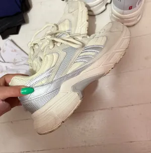 Reebok Sneakers thumbnail 1