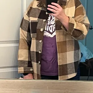 Brown plaid shacket Size L thumbnail 2