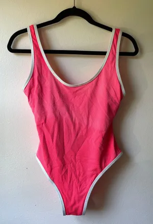 Scoop-back  Swimsuit thumbnail 1