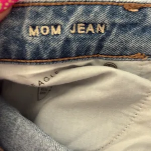 American Eagle Blue Mom Distressed Jeans Size 12 thumbnail 4